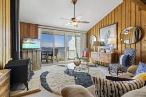 Island View waterfront condo