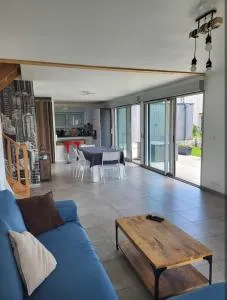 Maison moderne 3 chambres, calme et spacieuse, terrasse-parking gratuit - Marchaux