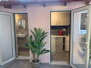 Athens Central Hideout next to Acropolis