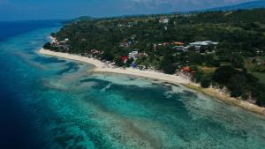 The Verge Cebu Beachfront King Bed Pool Villa - 12 Minutes to Kawasan Falls Canyoneering