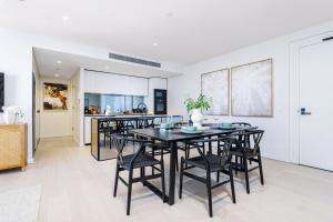 The Luxe Surf and Sea Suite