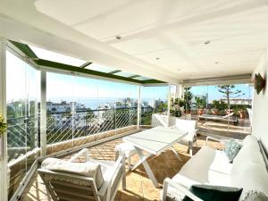 Mi Capricho beachfront penthouse with terrace and sea view