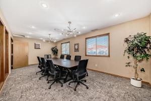 Stony Plain Inn & Suites