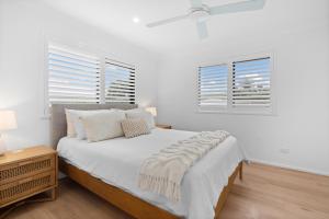 Banksia Breeze Villa - 100m to North One Mile Beach & Pet Friendly