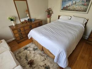 1st FL, 2BR Apartment Oceanside NY