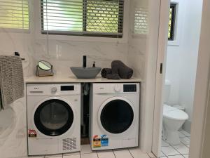Lakefront Retreat Hervey Bay