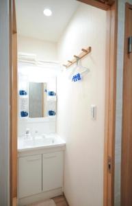 天下茶屋駅1分シャワートイレ各階付き関西空港直通wifiあり