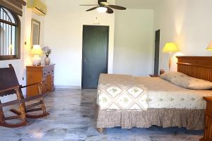 Casa de los Abuelos con Jardín y vista al Canal