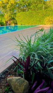 Casa estilo Grécia - Piscina exuberante, Ar cond