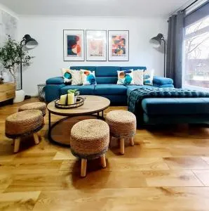 Bright 3BR walking distance to town - FREE parking - Glasgow