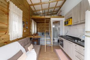 Casa 2 quartos, 6 pessoas, perto da praia, ar condicionado, wi-fi, cozinha completa, lavanderia,