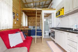 Casa 2 quartos, 6 pessoas, perto da praia, ar condicionado, wi-fi, cozinha completa, lavanderia,