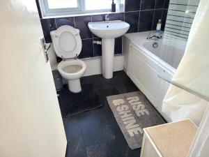 Cosy & Spacious 3Bed Apt on High Street Wi-Fi