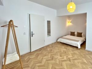 Tzatziki Boutique Rooms