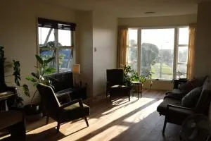 4 Bedroom Home with Sea Views - Patea