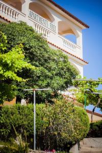 Apartments with WiFi Lopar, Rab - 14804 