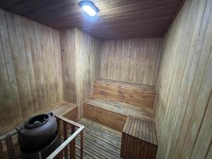 Piso 11 con vista a la montaña, Callejuelas