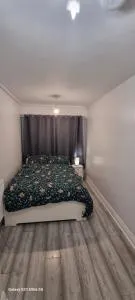 Double Room-Prime Location Near HeathrowT4,1,2,3 - Stanwell