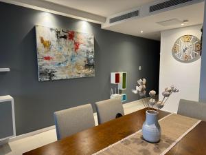 LUMIERE FRENTE al MAR un verdadero lujo con vista a los mejores atardeceres 2 dormitorios 3 baños cocina definida 2 balcones cochera y amenities