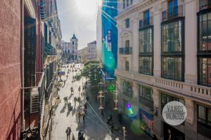 Tu ventana a Madrid para 3, conoce Carretas 25