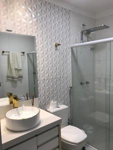 Sobrado casa de alto padrão, climatizado, com piscina e área de festas - para o Show Rural 2025