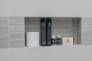 Cozy Studio at Guest House Way Seputih near Central Park By Travelio