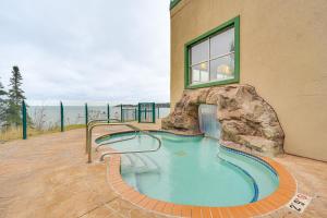 Pool & Lake Access: Northern Lakes Retreat!