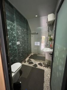 Andys Homestay- Đà Lạt- Căn hộ 03 giường có ban công