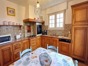 Maisons de vacances Holiday Home in Port-Blanc near Sandy Beaches : photos des chambres