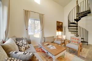 Walk to Kenai River Forested Fishermans Cabin!