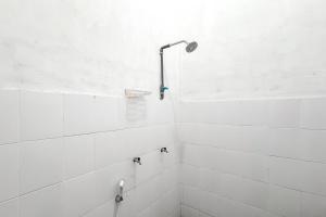 RedDoorz Syariah at Neu Hostel Cisarua Lembang