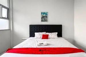 RedDoorz Syariah at Neu Hostel Cisarua Lembang - Sukaraja