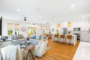 Coastal Corner by Stay on 30A- Pool, Bikes