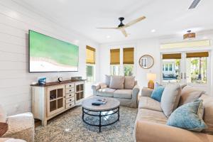 Coastal Corner by Stay on 30A- Pool, Bikes