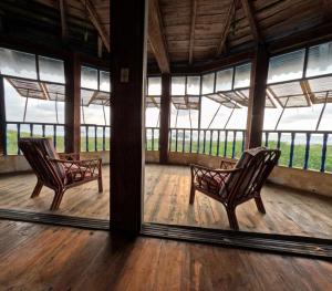 La Perla Hostel and Cabins