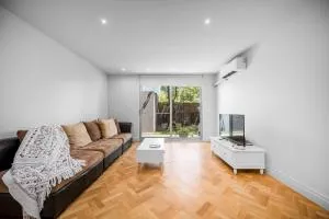 Supreme 2BRM APT at Doncaster Westfield SC - Doncaster