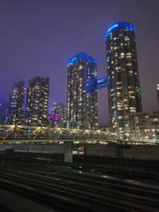 Downtown City View Escape with Free Parking