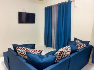 Centrally Located Private 1 Bed King Suite - Constant Spring