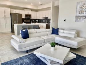 Luxury 2bd 2 bath Condo Home 219