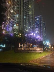 I-City ShahAlam Inapdesa, Wifi, 2 Katil Queen, Balkoni