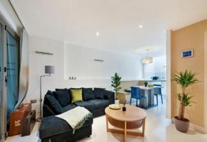 Chic Apt sleeps up to 4 guests in heart of London Bridge