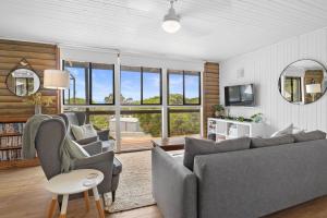 The Log Cabin - 2 Scenic View Drive, Second Valley