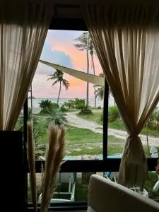 2BD beachfront house in Chaloclum - 恰洛克拉姆