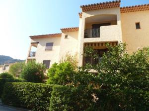 LE LAVANDOU ST CLAIR STUDIO 300 m de la PLAGE parking