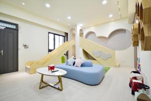 童馨親子包棟民宿 溜滑梯 戲水池 電動麻將 - Ubytování bez kategorie ve městě Tchaj-tung