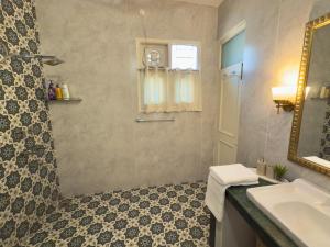 Sittle - 3Bed 2 Bath Fully Furnished 1st Floor