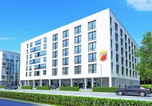 Super 8 by Wyndham Munich City West - 普拉内格