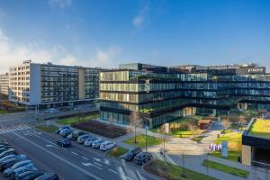 Stylish Apartment with Parking by Noclegi Renters