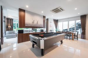 SeaBreeze Grand Pool Villa Pattaya