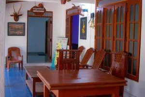 Tourist Holiday Inn - Tittawelgolla